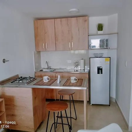 Couples Retreat In Laureles Estadio Private Studio, 1Br 1Bath Kit Medellín Extérieur photo