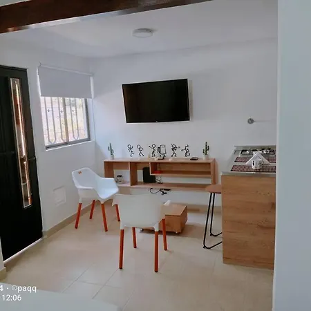 Couples Retreat In Laureles Estadio Private Studio, 1Br 1Bath Kit Medellín Extérieur photo