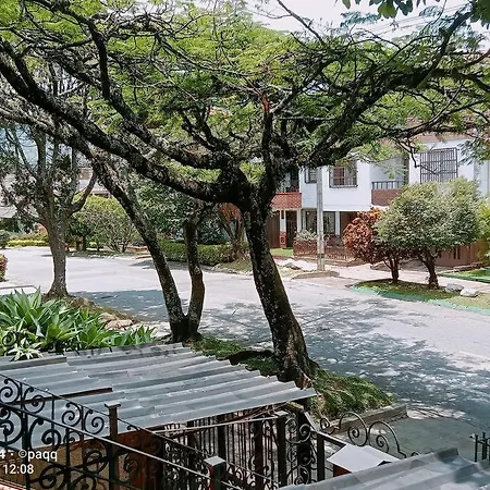 Couples Retreat In Laureles Estadio Private Studio, 1Br 1Bath Kit Medellín Extérieur photo