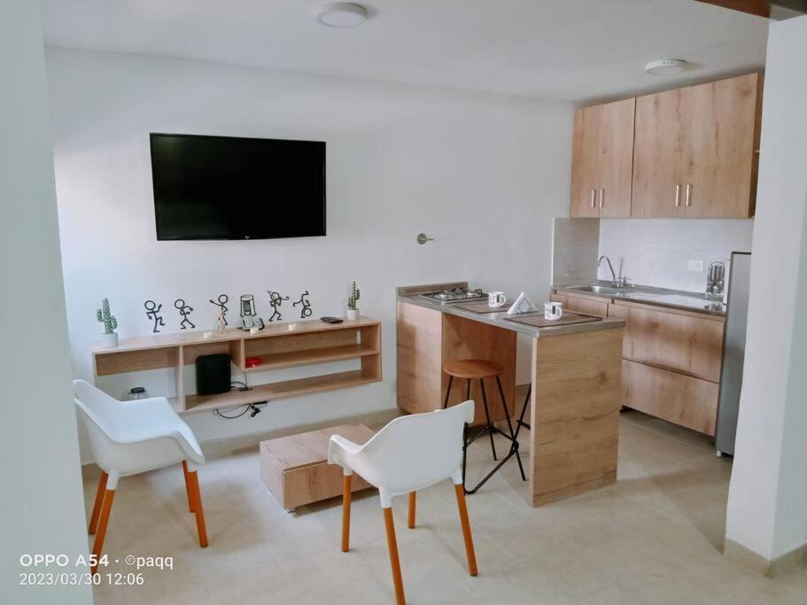 Couples Retreat In Laureles Estadio Private Studio, 1br 1bath Kit Medellin