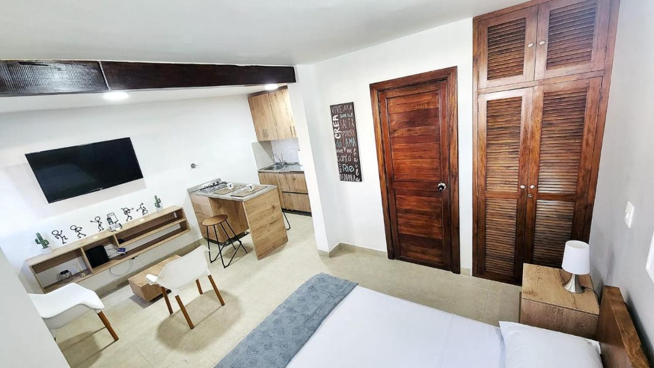 Couples Retreat In Laureles Estadio Private Studio, 1br 1bath Kit Medellin