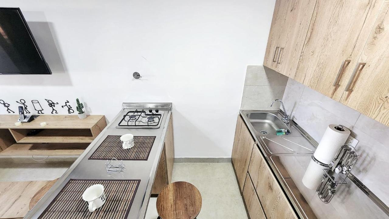 Apartment Couples Retreat In Laureles Estadio Private Studio, 1br 1bath Kit *