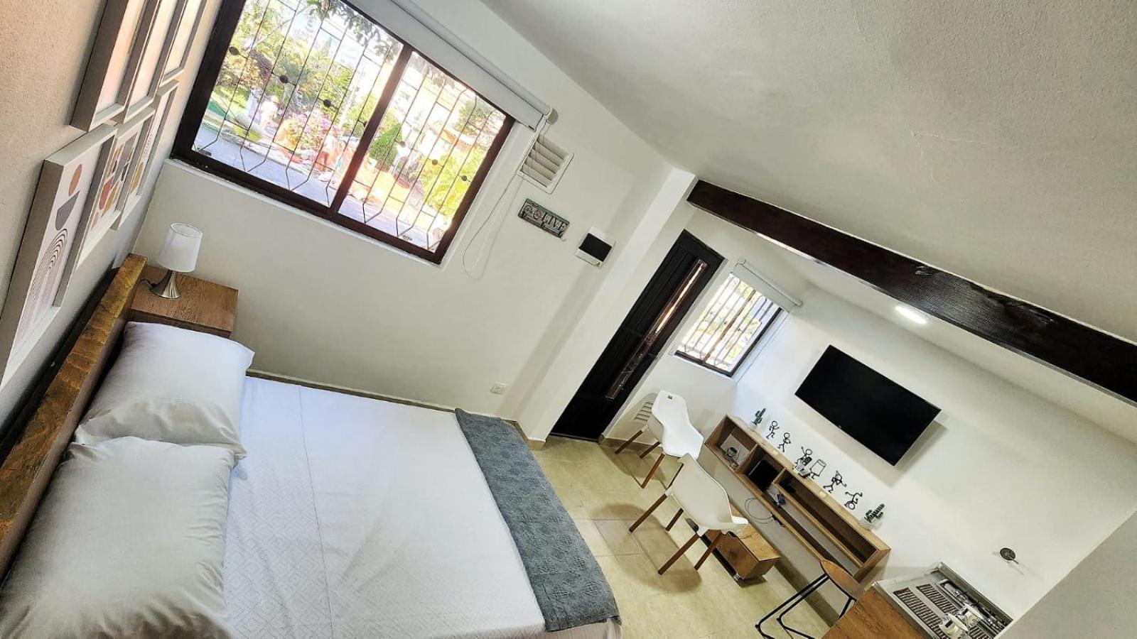 Couples Retreat In Laureles Estadio Private Studio, 1br 1bath Kit